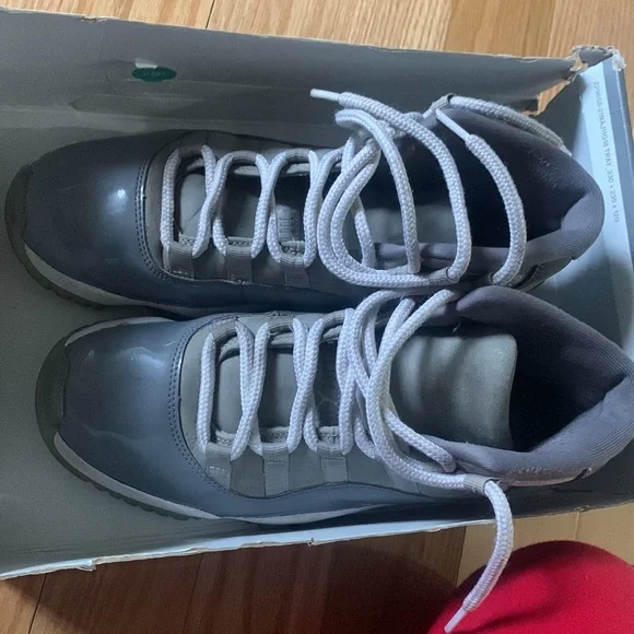Jordan 11 cool grey straight from stock x size 9